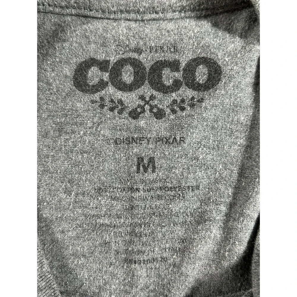 Disney Pixar Coco DE ESQUELETO  DE HECTOR SkeletonW/Guitar GRAY T-Shirt Medium M